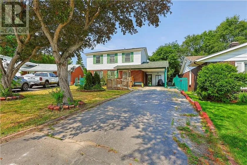 Detached at 29 Caroline Court, Sudbury