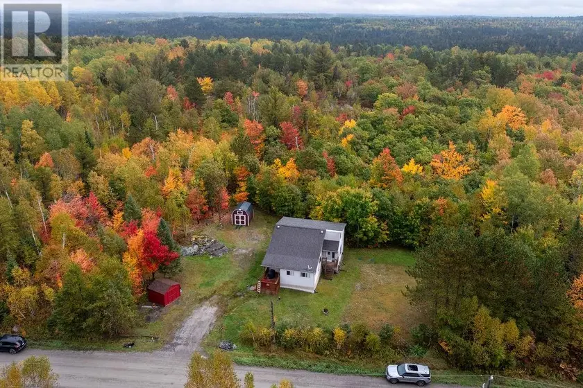 Detached at 1085 St. Cloud Road, Wahnapitae