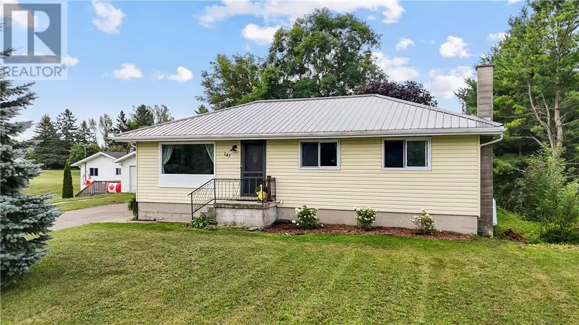 Detached at 147 THORNE Street, Mindemoya, Manitoulin Island