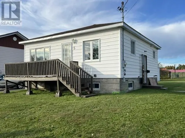 Detached at 5 Stanhope Avenue, Markstay-Warren