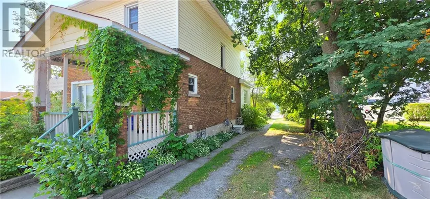 Multiplex at 195 Pine Street, Sudbury