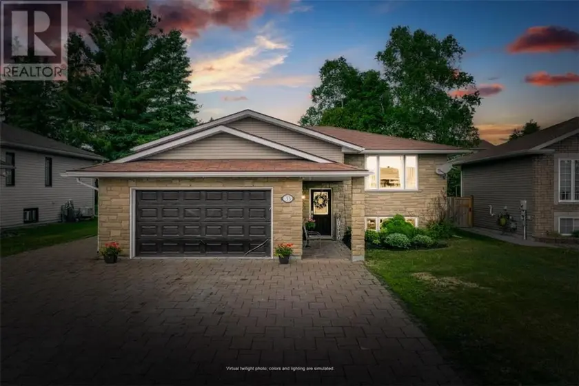 Detached at 33 Oak, Capreol