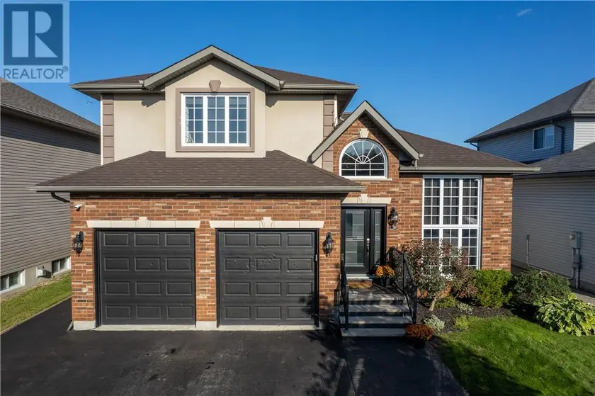Detached at 19 Berrygrove Court, Garson