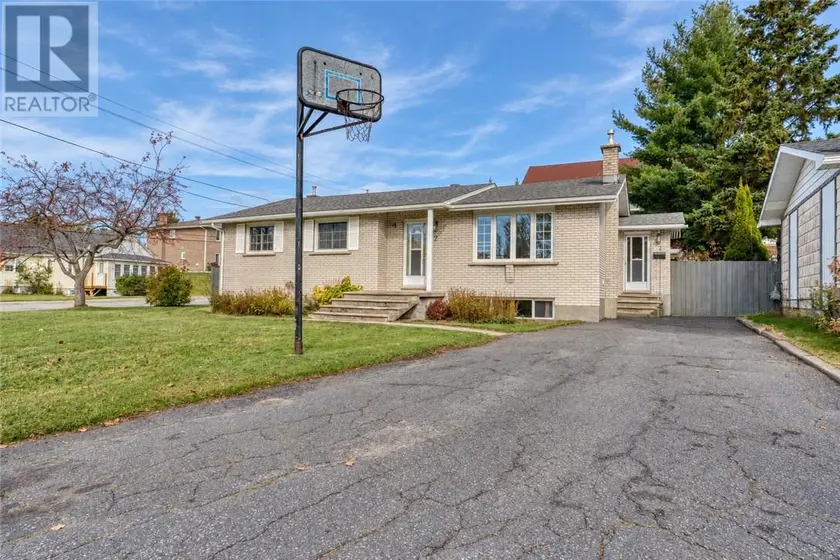 Detached at 2 Young, Garson