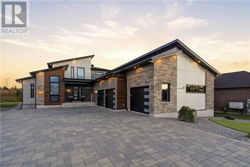 Detached at 41 Greenway Drive, Garson