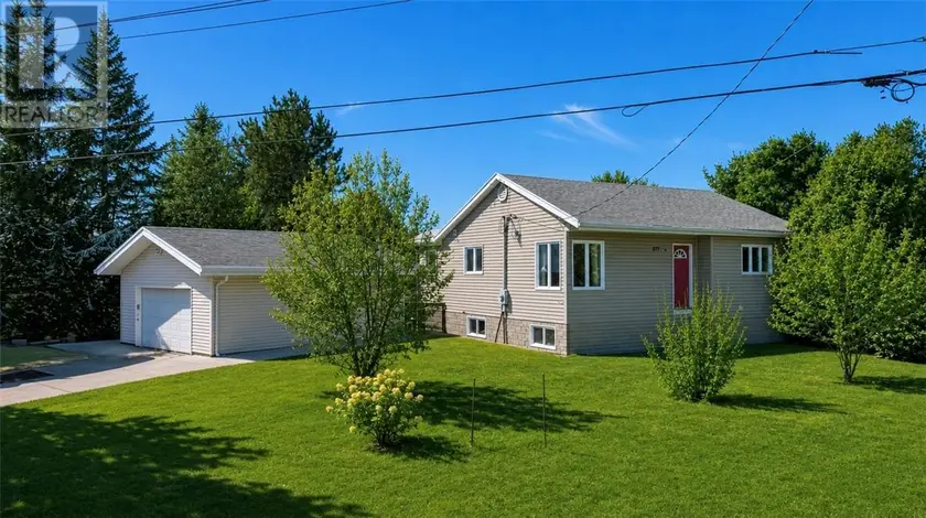 Detached at 277 Notre Dame Street W, Azilda