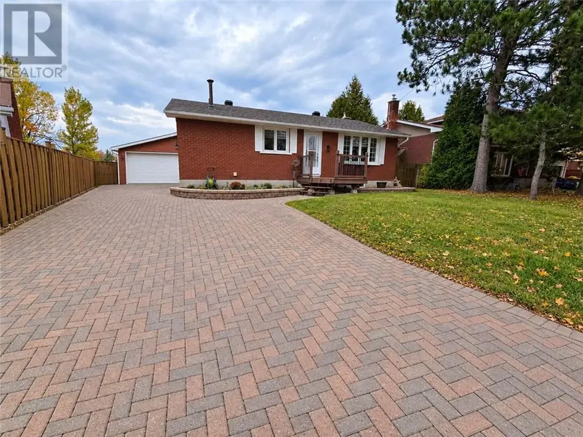 Detached at 132 Maplewood Crescent, Garson