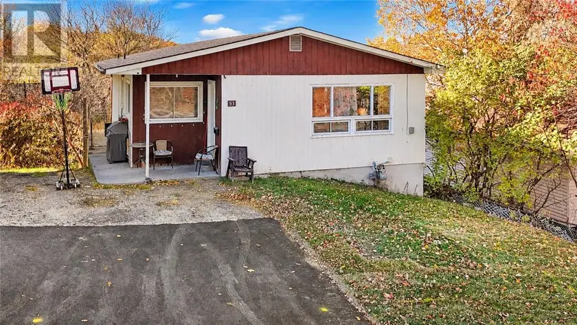 Detached at 51 Stanley Street, Sudbury