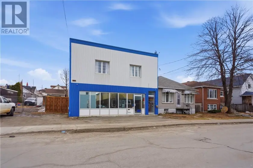 Multiplex at 392 Montague Avenue, Greater Sudbury