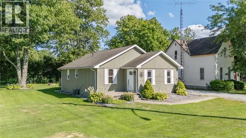Detached at 452 MAUDE STREET, Petrolia