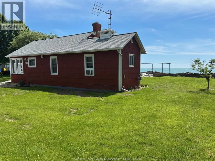 Detached at 680 POINT PELEE DRIVE, Leamington