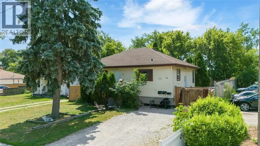 Multiplex at 863 DEVINE STREET, Sarnia