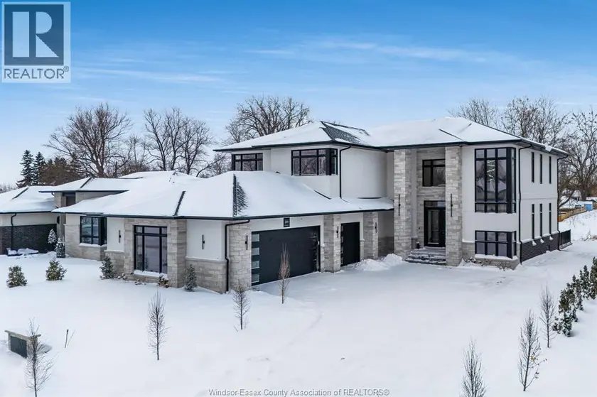 Detached at 200 Grandview AVENUE, Kingsville