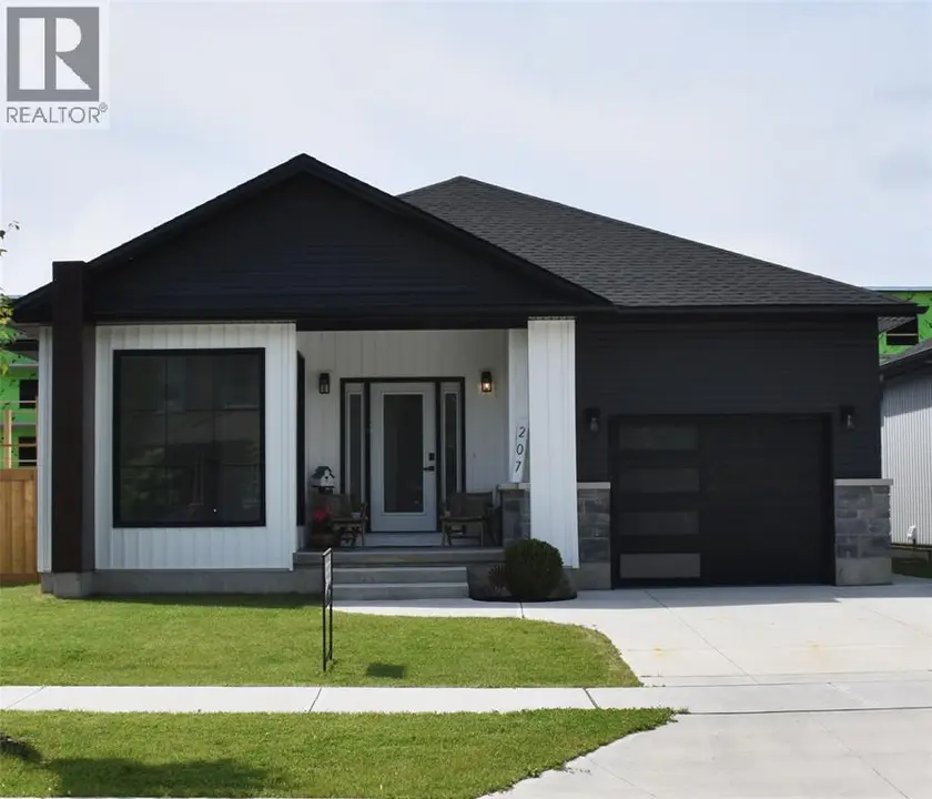 Detached at 207 ESSEX STREET, Sarnia