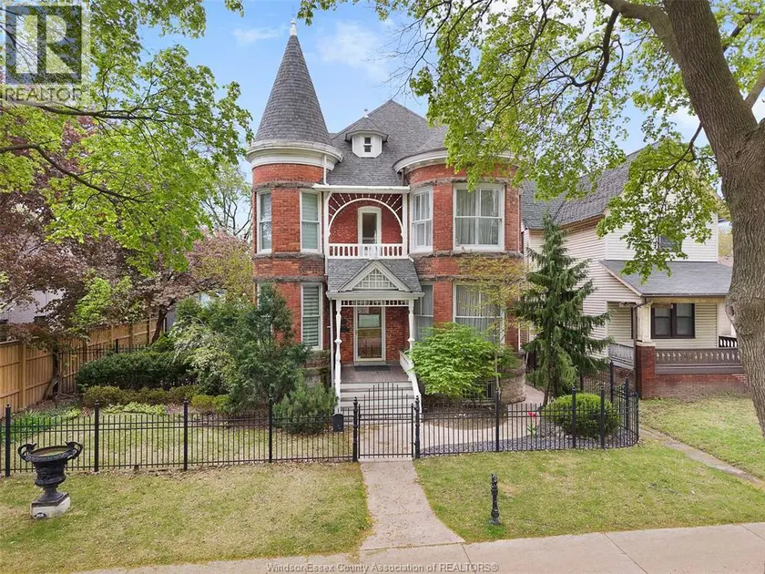 Detached at 719 VICTORIA AVENUE, Windsor