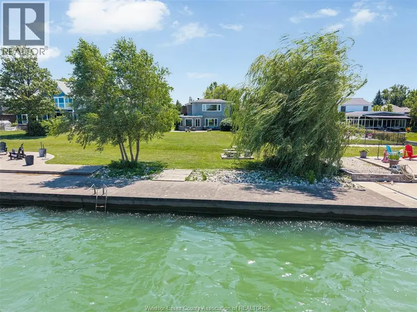Detached at 11830 RIVERSIDE DRIVE East, Windsor
