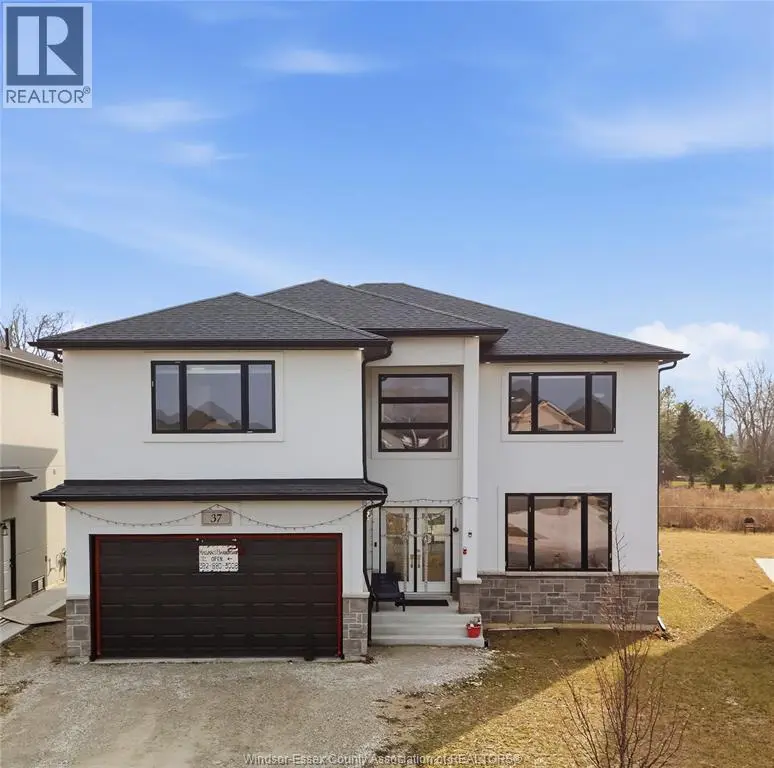Detached at 37 KINGSBRIDGE DRIVE, Amherstburg