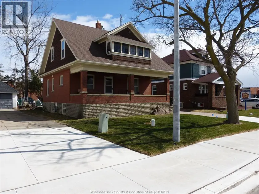 Detached at 23 QUEEENS AVENUE, Leamington