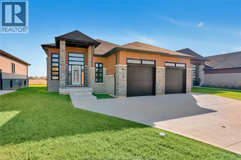 Detached at 112 HAZEL CRESCENT, Kingsville