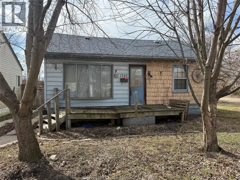 Detached at 1303 Central, Windsor