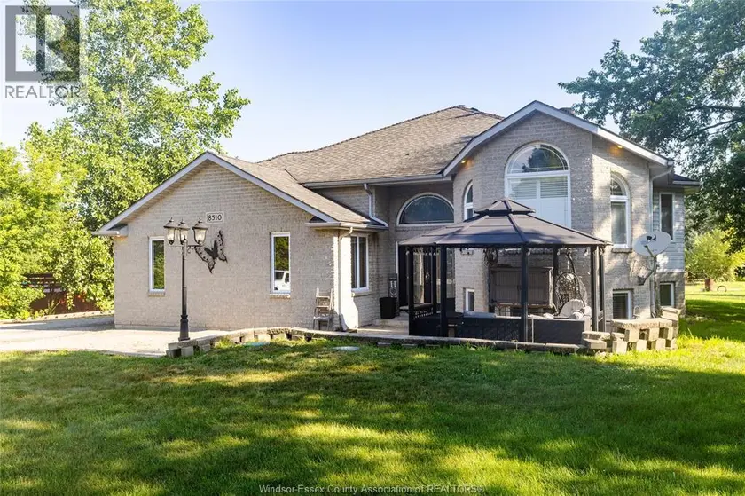 Detached at 8510 BASELINE ROAD, Windsor