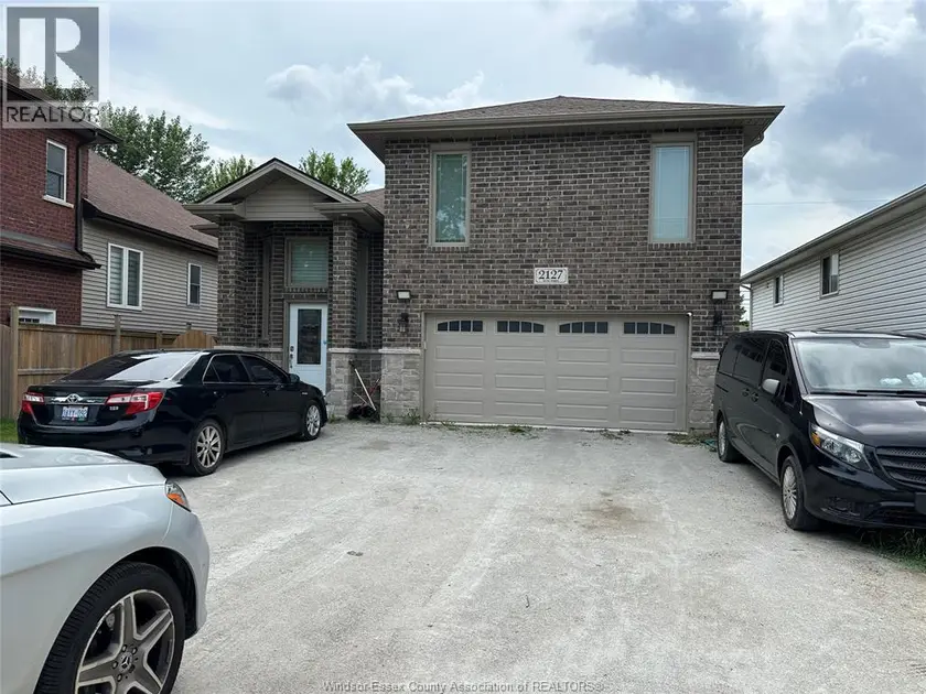 Detached at 2127 DOMINION BOULEVARD, Windsor