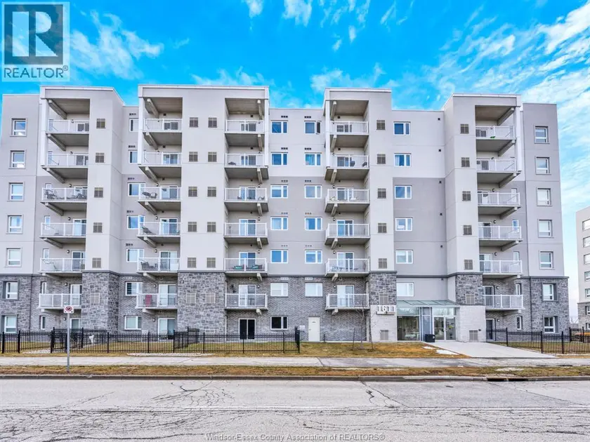 Apartment at 1611 BANWELL Unit# 615, Windsor