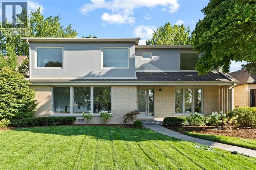 Detached at 2371 RIVERSIDE DRIVE West, Windsor