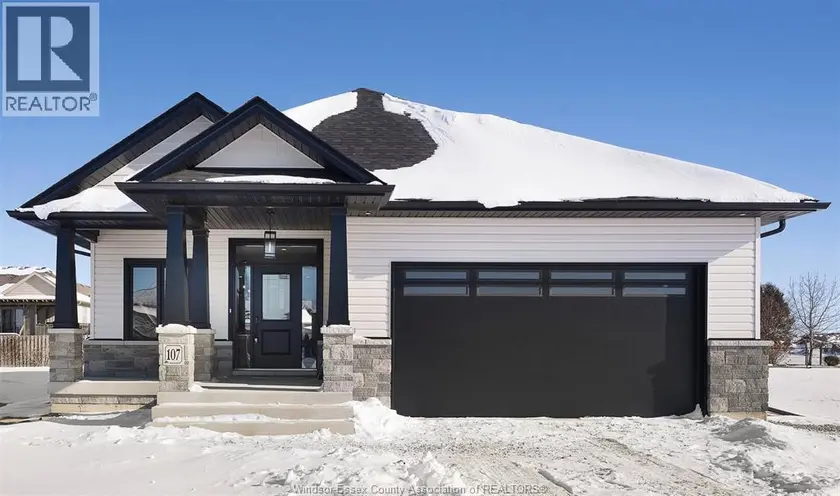 Detached at 103 FENCELINE, Chatham