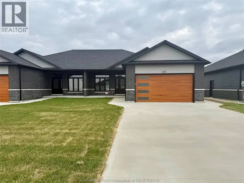 Semi-Detached/Link at 575 KEIL TRAIL North, Chatham