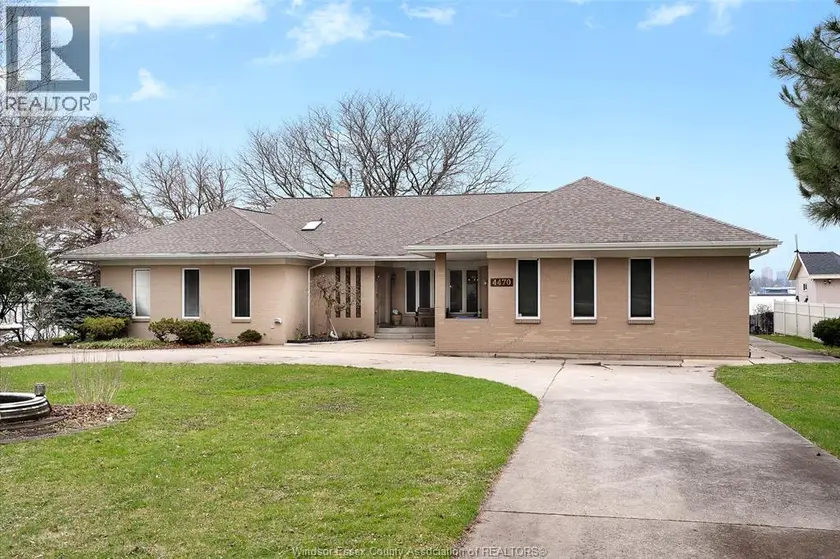 Detached at 4470 RIVERSIDE DRIVE, Windsor