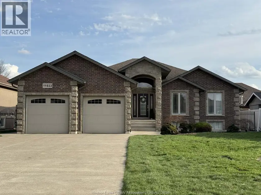 Detached at 11933 MAISONNEUVE STREET, Tecumseh