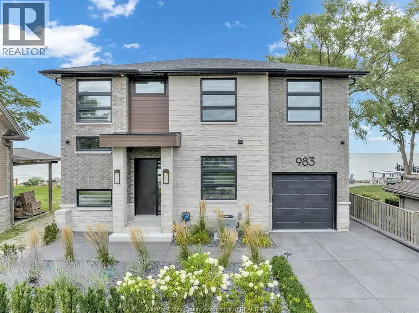 Detached at 983 LAKESHORE PARK ROAD, Lakeshore