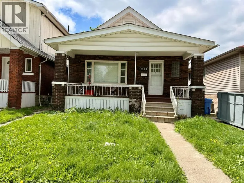 Detached at 1127 JOSEPHINE AVENUE, Windsor