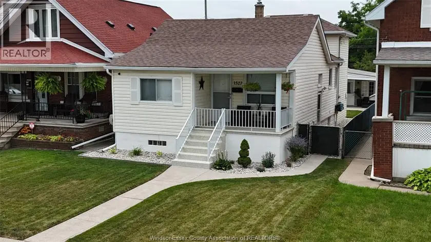 Detached at 1527 Pierre, Windsor