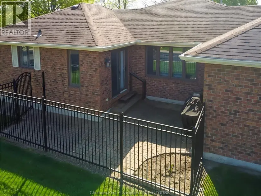 Townhouse at 21 Earl DRIVE, Chatham