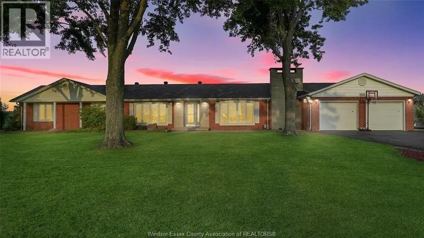 Detached at 1720 LAKESHORE RD 123, Lakeshore