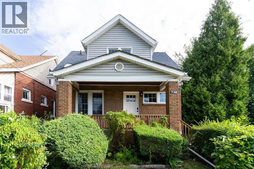 Detached at 738 BROCK, Windsor