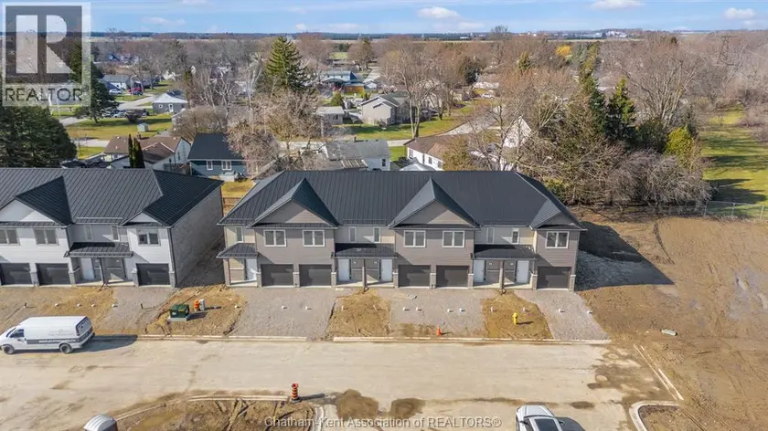 Townhouse at 20 MAGNOLIA LANE, Chatham