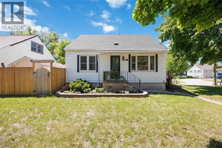 Detached at 429 EAST STREET North, Sarnia