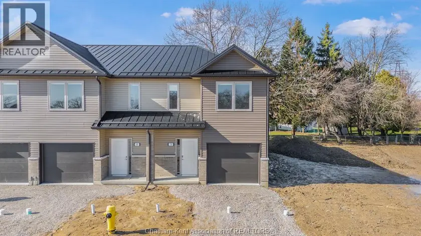 Townhouse at 32 MAGNOLIA LANE, Chatham