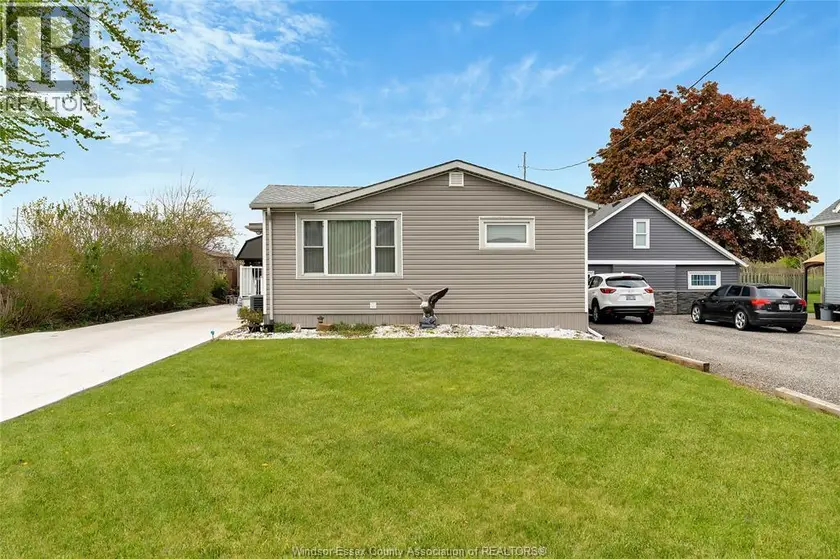 Detached at 1626 TALBOT ROAD, Kingsville