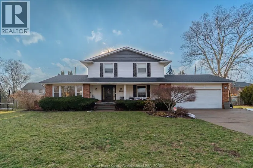 Detached at 2477 MARK AVENUE, Windsor