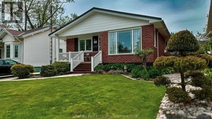 Detached at 94 Stanley AVENUE, Chatham