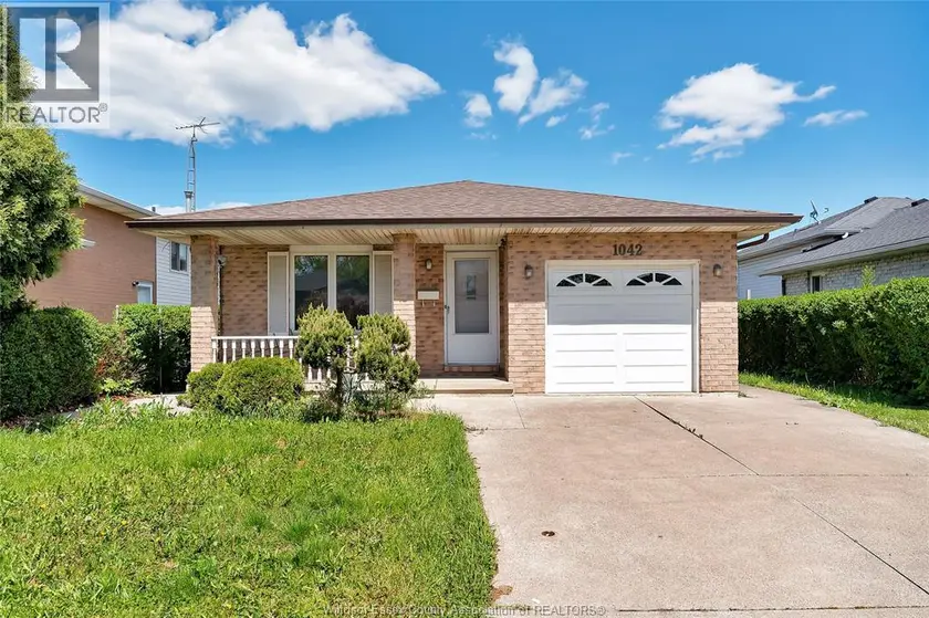 Detached at 1042 BROOKVIEW CRESCENT, Windsor