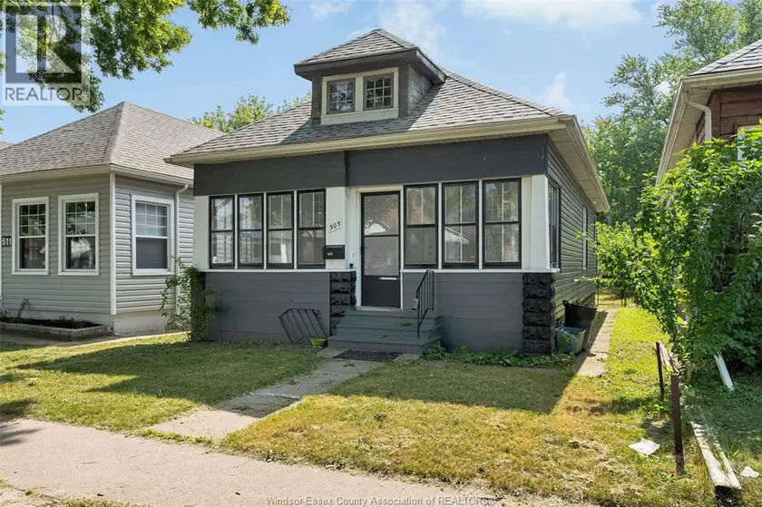 Detached at 505 MCKAY, Windsor