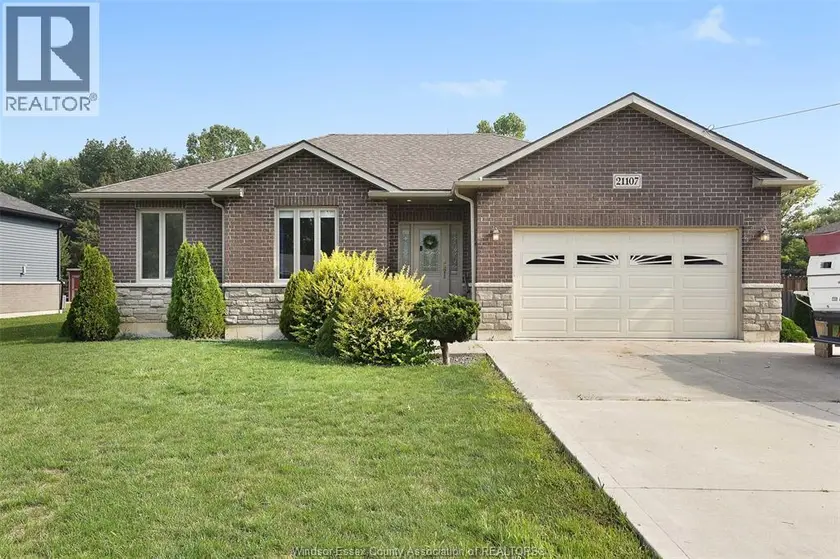 Detached at 21107 MCLEAN ROAD, Wheatley