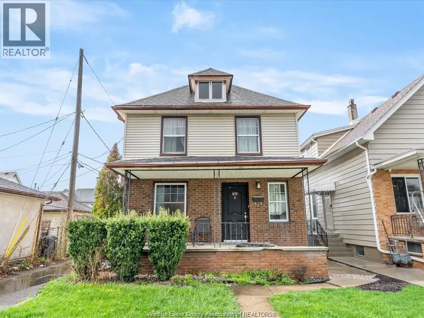 Detached at 836 ELLIOTT, Windsor