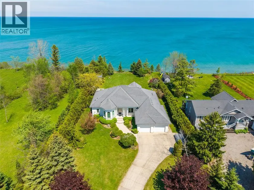 Detached at 4266 BLUEPOINT DRIVE, Plympton-Wyoming