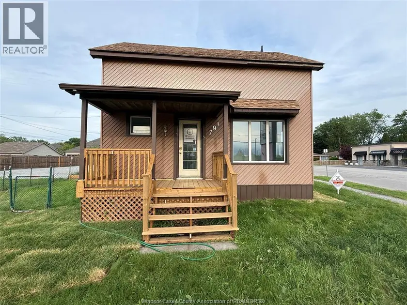 Detached at 791 FRONT ROAD, LaSalle